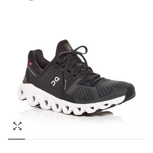 Cloudswift running shoe black size 10 womens